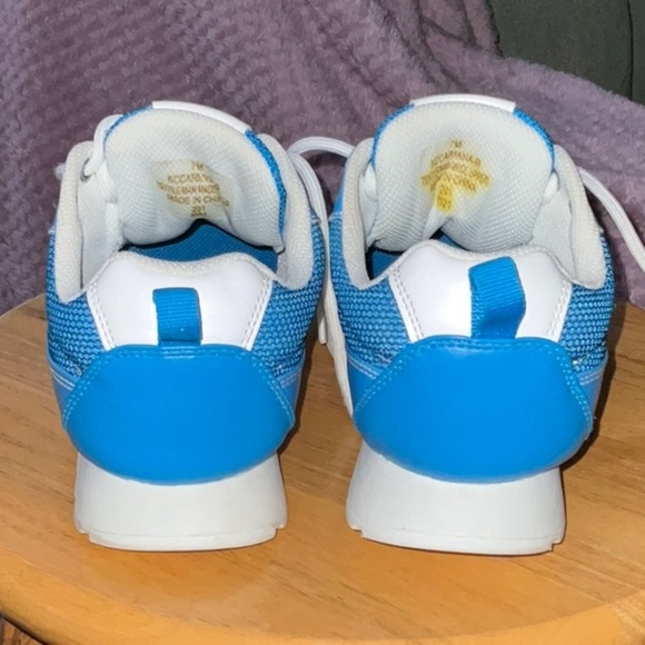 Calvin Klein Blue and White Sneakers Modern Design - Picture 2 of 4